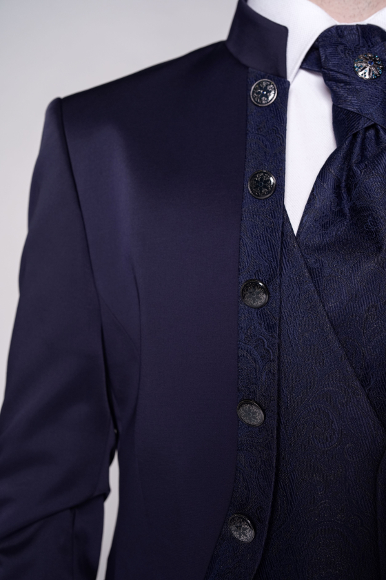 Aubergine Noble